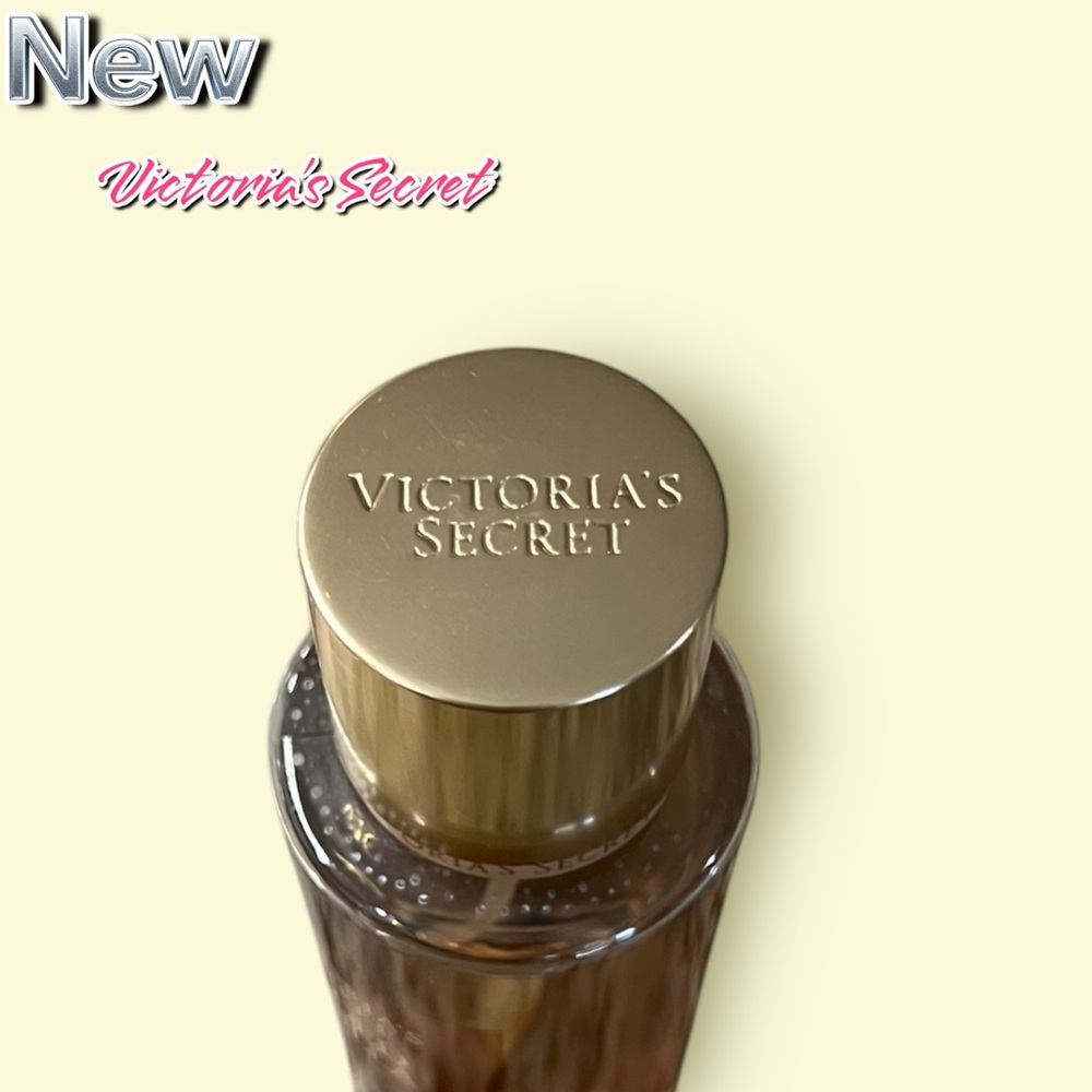 New Women’s Victoria’s Secret Gilded Vanilla - Picture 3 of 6